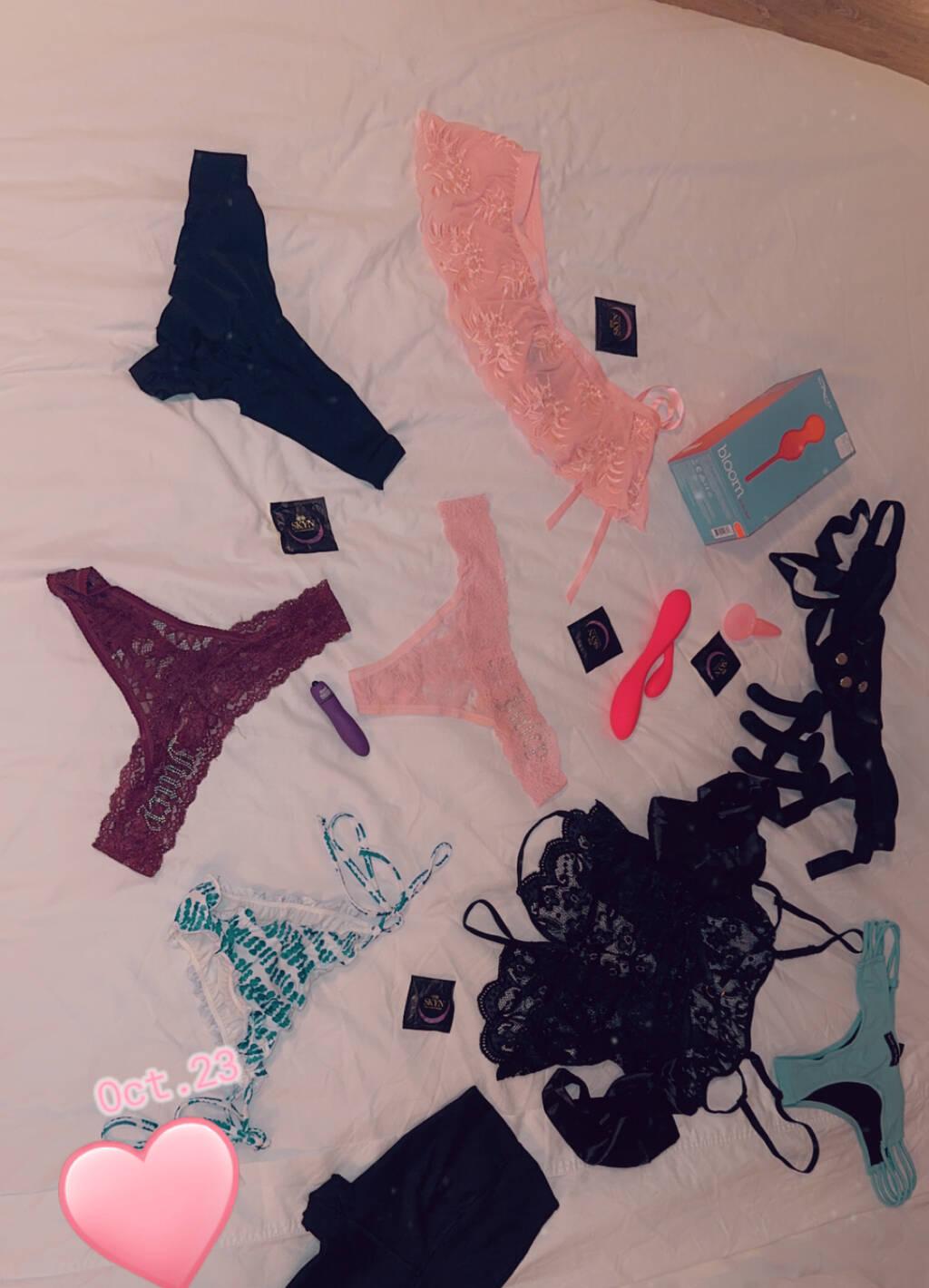 
                        Emily
                     is Female Escorts. | London | Ontario | Canada | scarletamour.com 