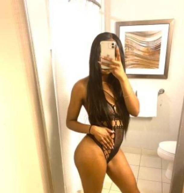 
                        Shakira
                     is Female Escorts. | Sherbrooke | Quebec | Canada | scarletamour.com 