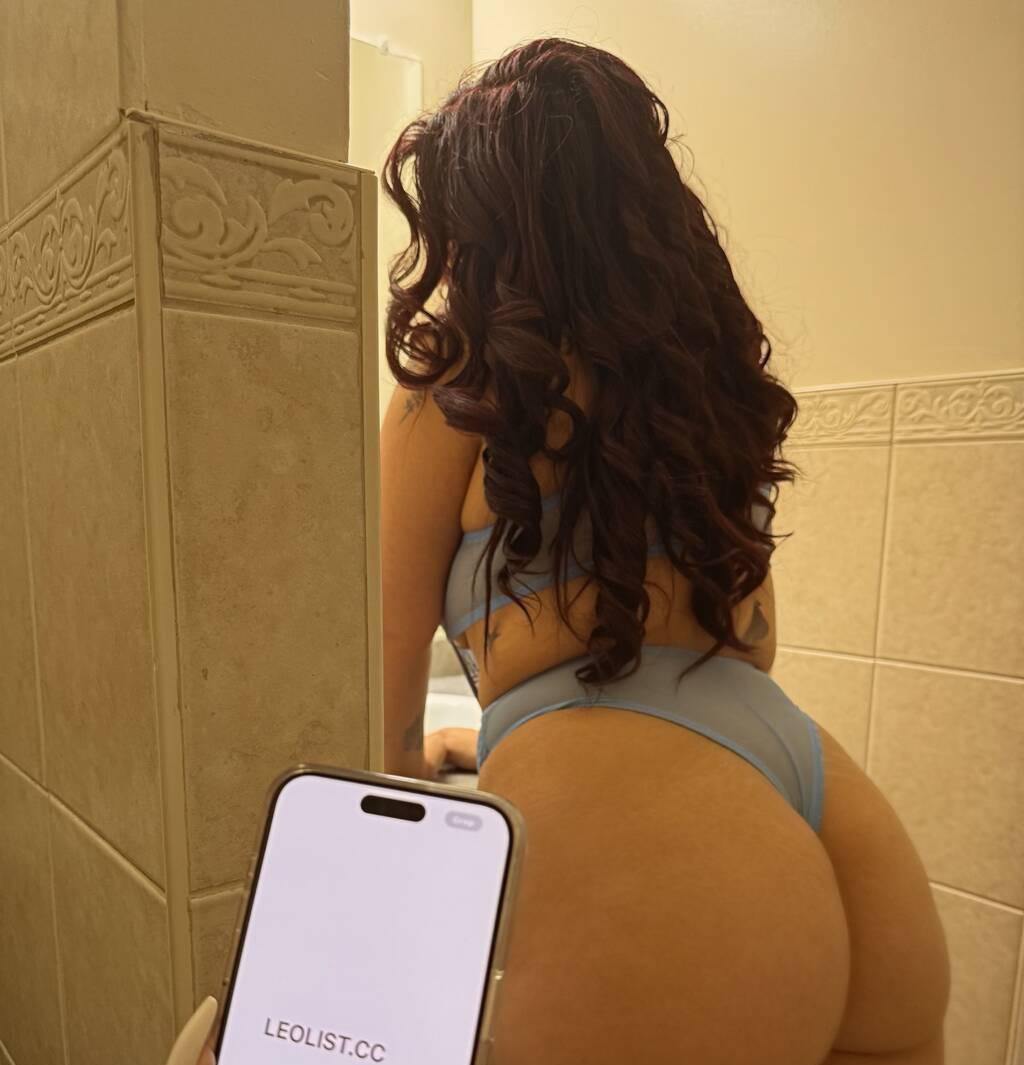 
                        Nicole
                     is Female Escorts. | Guelph | Ontario | Canada | scarletamour.com 