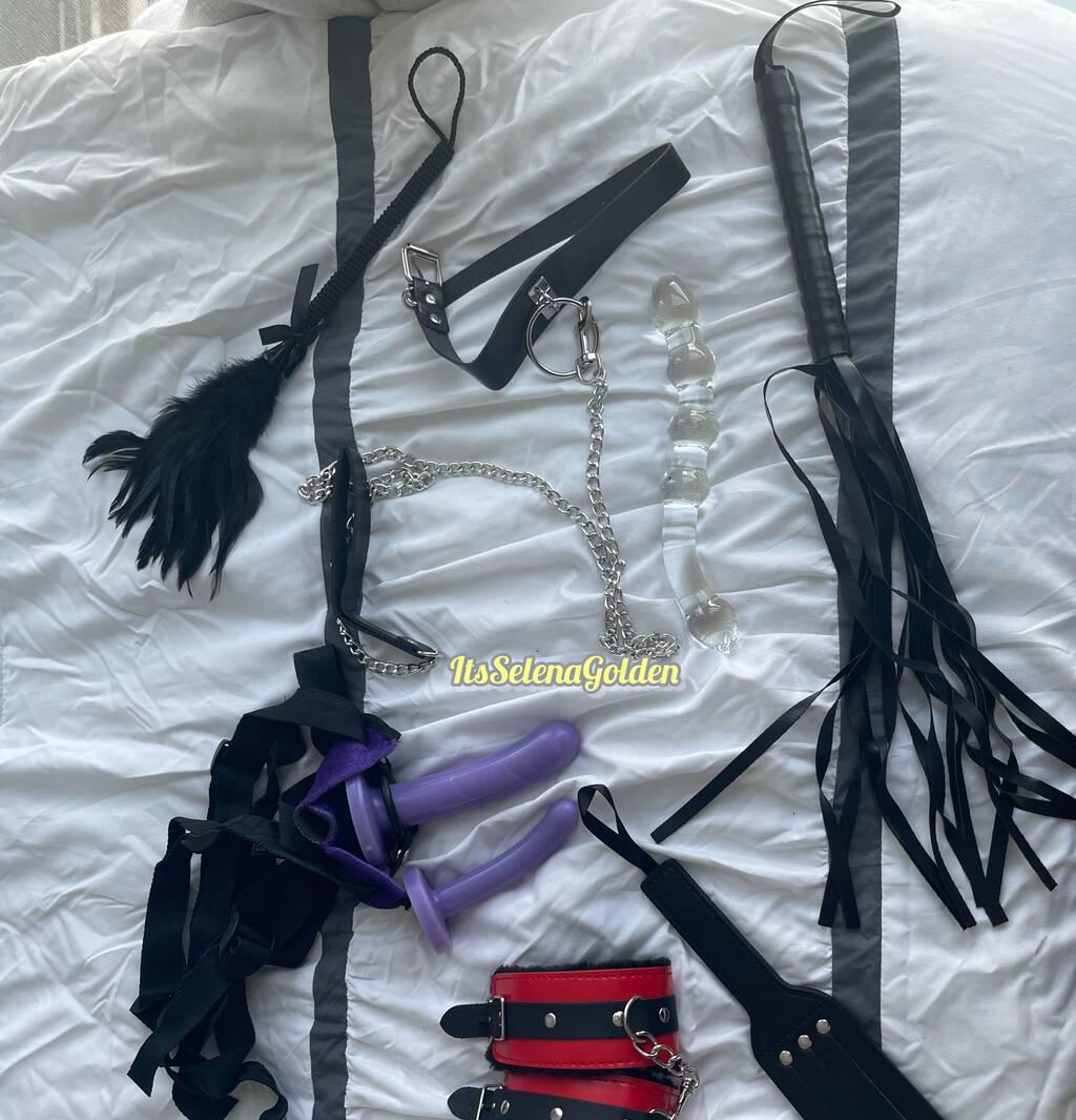 
                        sᴇʟᴇɴᴀ ɢᴏʟᴅᴇɴ
                     is Female Escorts. | London | Ontario | Canada | scarletamour.com 