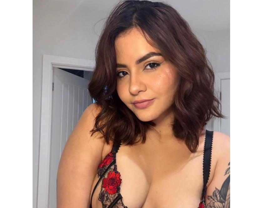  is Female Escorts. | East Anglia | United Kingdom | United Kingdom | scarletamour.com 