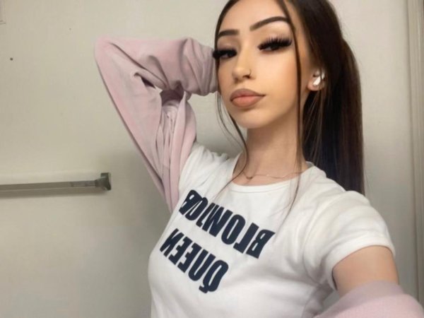  is Female Escorts. | martinsburg | West Virginia | United States | scarletamour.com 