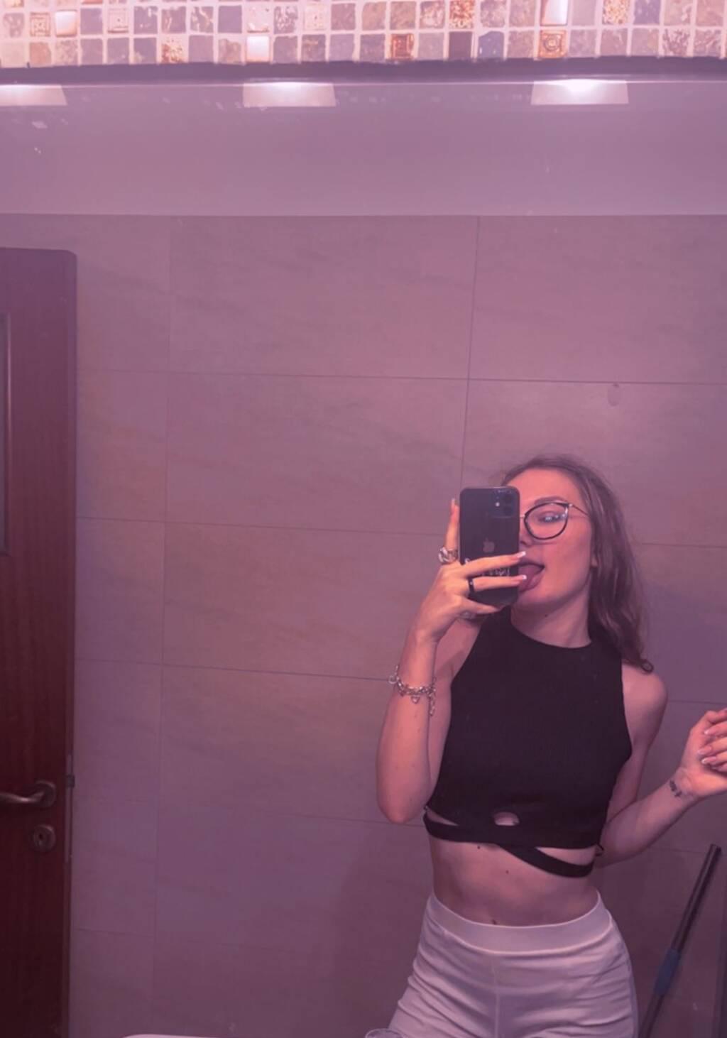
                        Mavis
                     is Female Escorts. | belleville | Ontario | Canada | scarletamour.com 