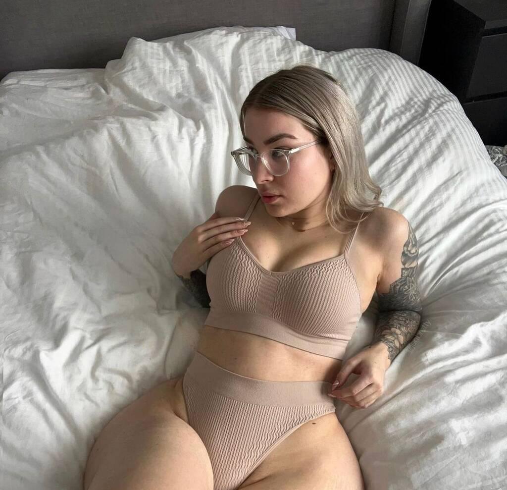 
                        Jenny
                     is Female Escorts. | Kamloops | British Columbia | Canada | scarletamour.com 