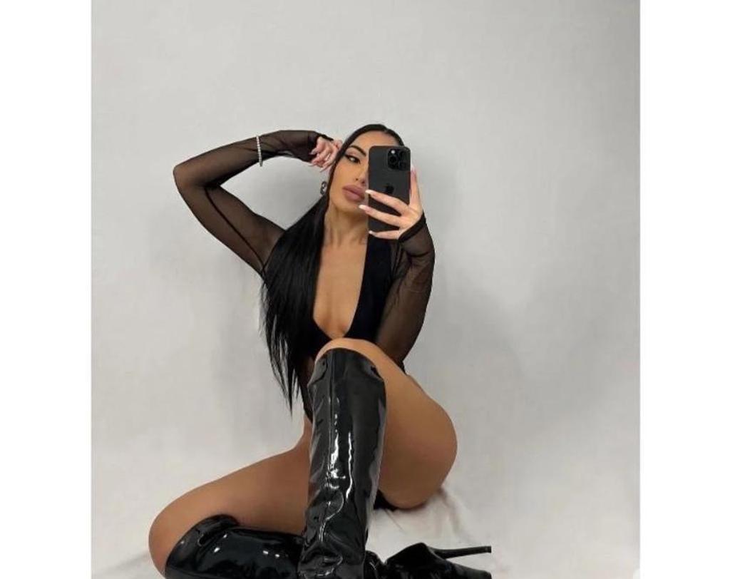  is Female Escorts. | Leeds | United Kingdom | United Kingdom | scarletamour.com 