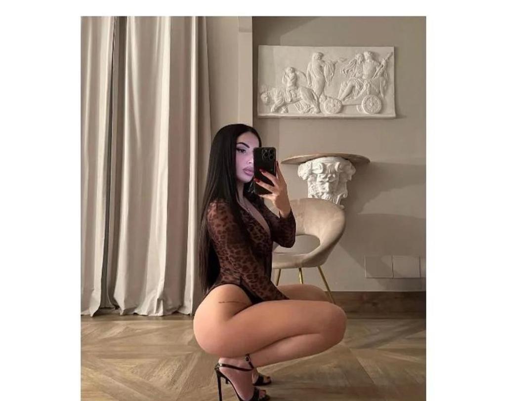  is Female Escorts. | Leeds | United Kingdom | United Kingdom | scarletamour.com 