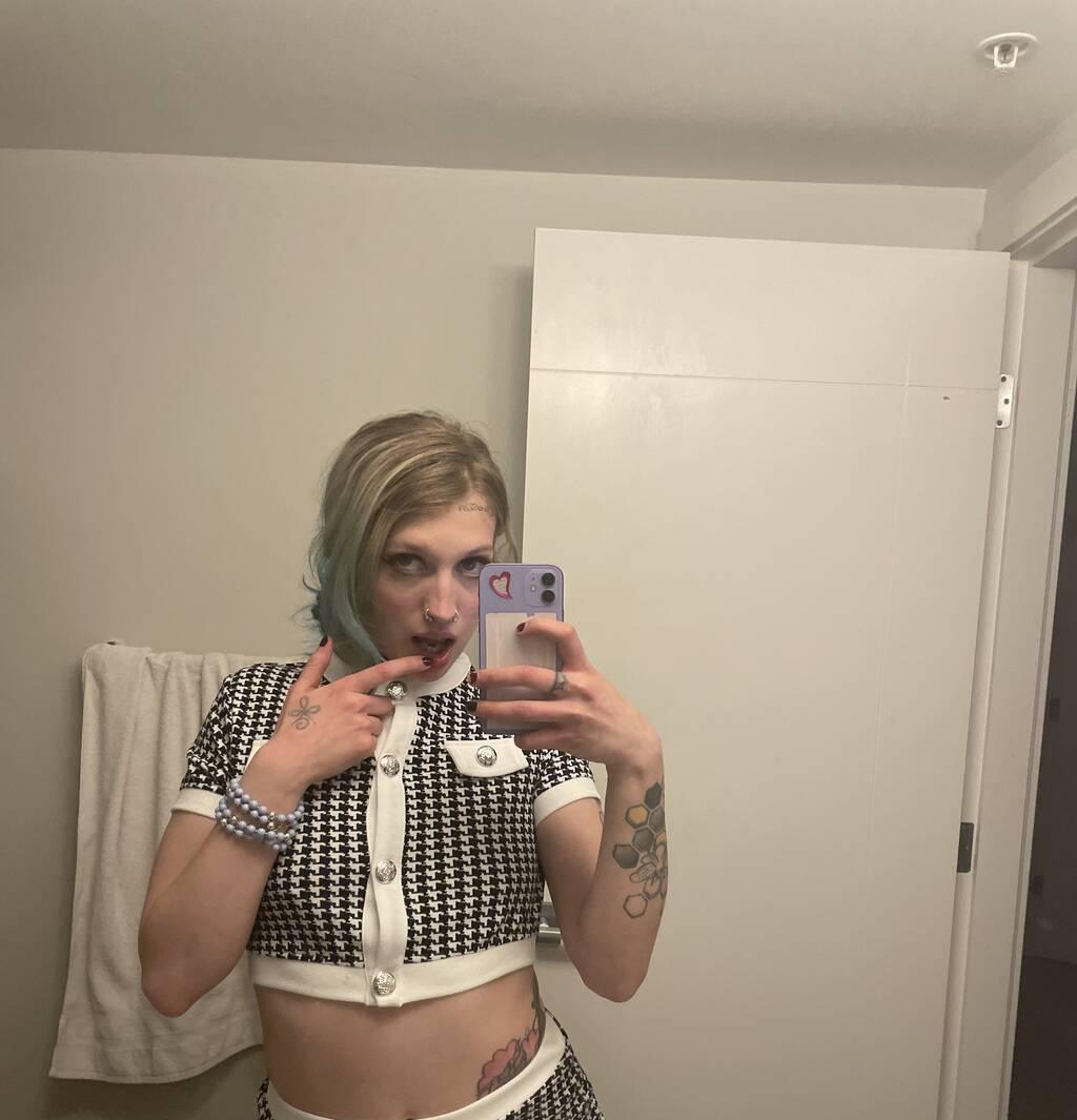 
                        VioletxSky
                     is Female Escorts. | Calgary | Alberta | Canada | scarletamour.com 