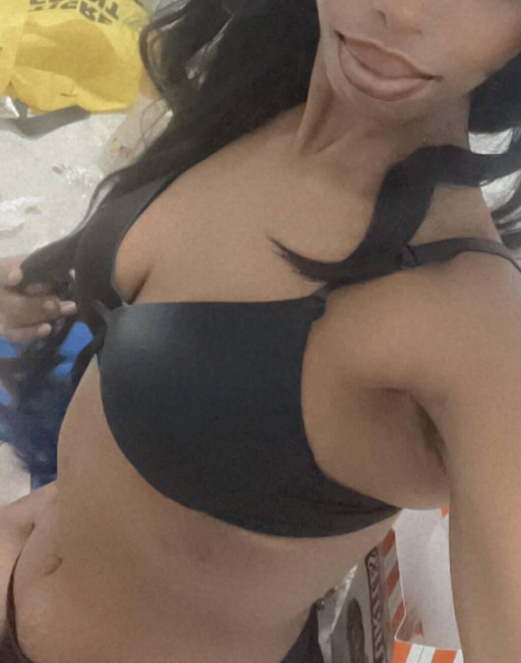 
                        Lona
                     is Female Escorts. | Niagara | Ontario | Canada | scarletamour.com 