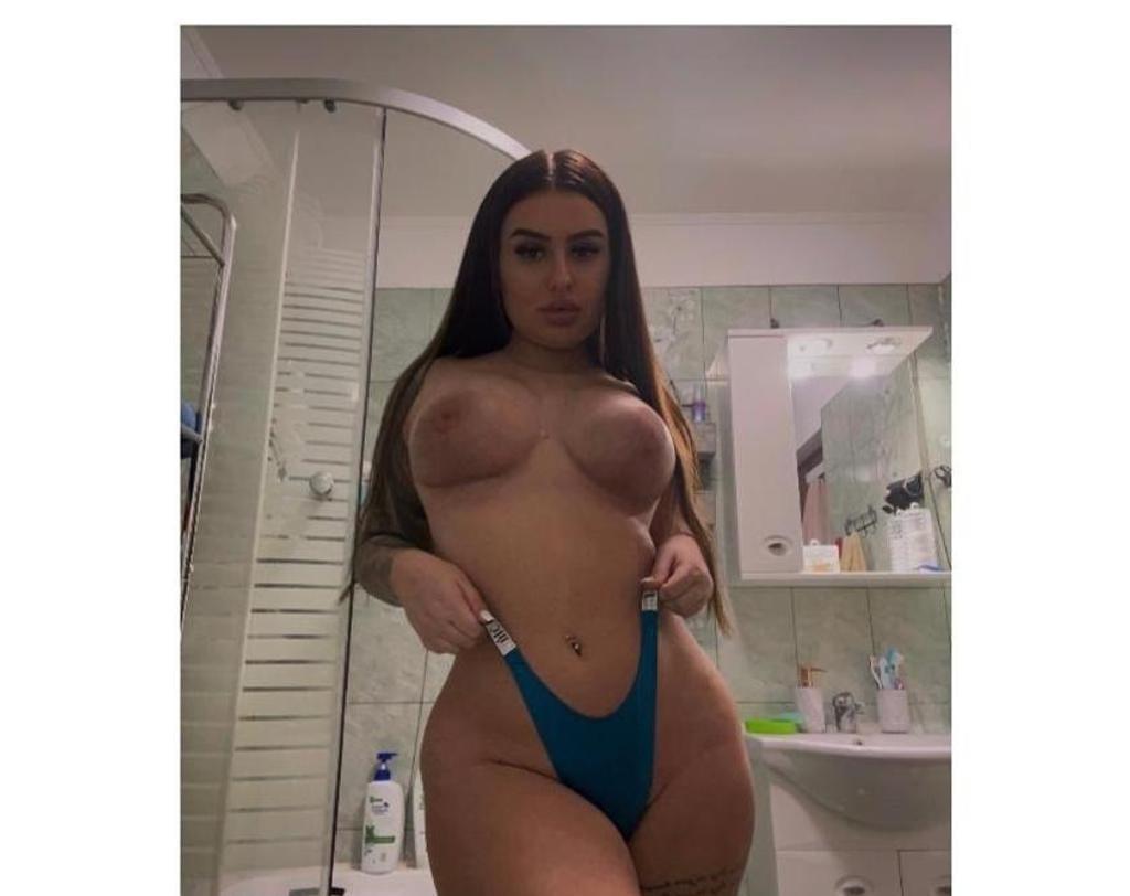  is Female Escorts. | Essex | United Kingdom | United Kingdom | scarletamour.com 