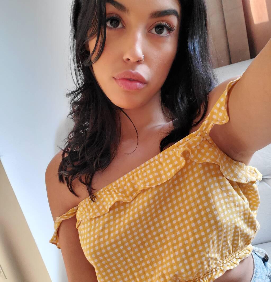 
                        Hanna
                     is Female Escorts. | Red Deer | Alberta | Canada | scarletamour.com 
