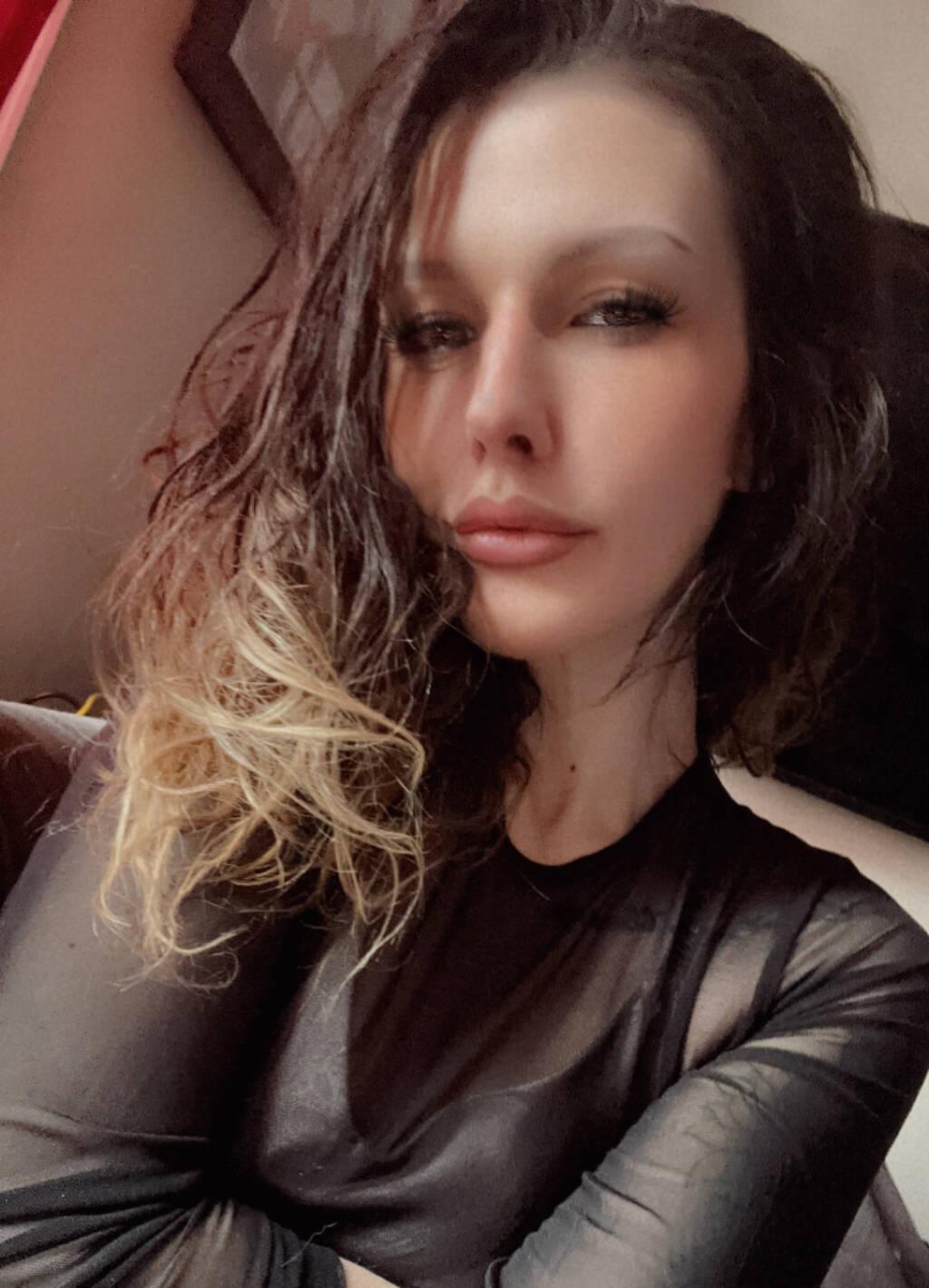 
                        Brielle
                     is Female Escorts. | Brandon | Manitoba | Canada | scarletamour.com 