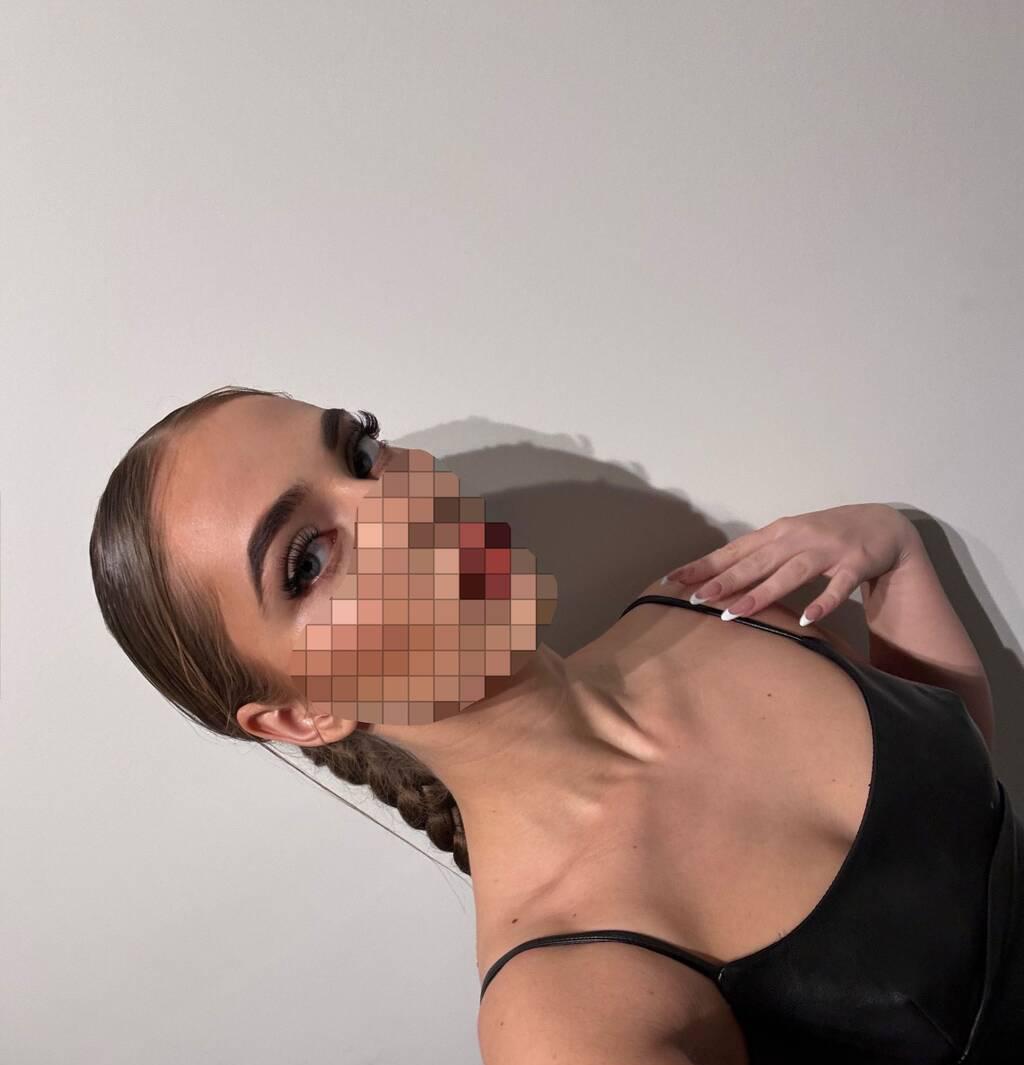 
                        Rosey
                     is Female Escorts. | Calgary | Alberta | Canada | scarletamour.com 