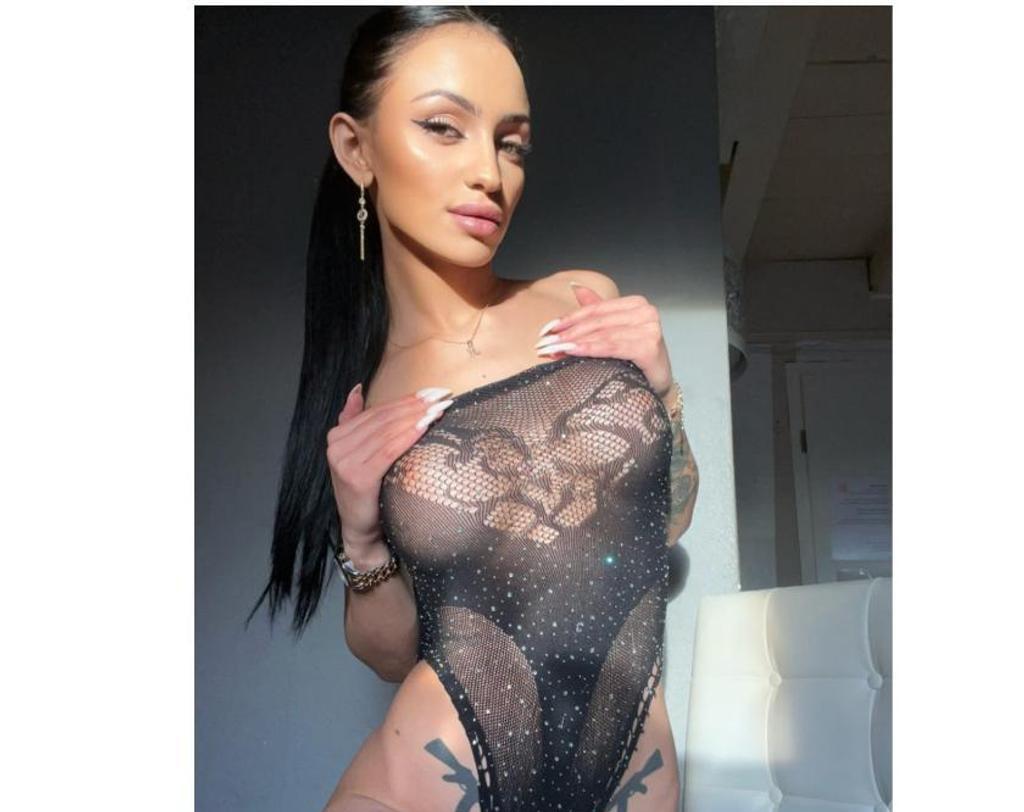  is Female Escorts. | London | United Kingdom | United Kingdom | scarletamour.com 