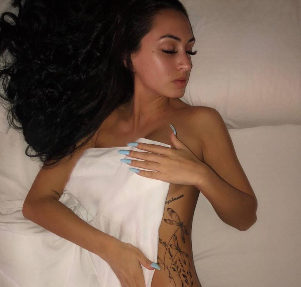 
                        tania
                     is Female Escorts. | Calgary | Alberta | Canada | scarletamour.com 