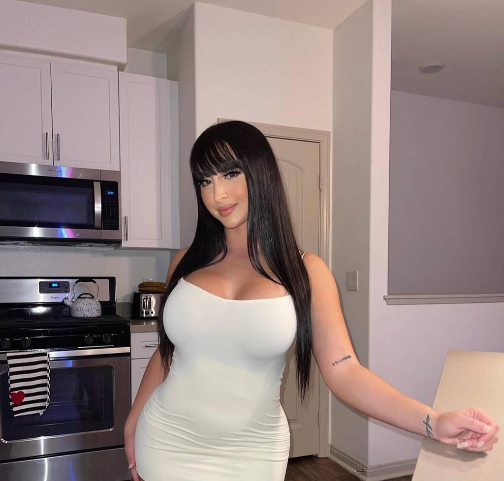 
                        tania
                     is Female Escorts. | Calgary | Alberta | Canada | scarletamour.com 