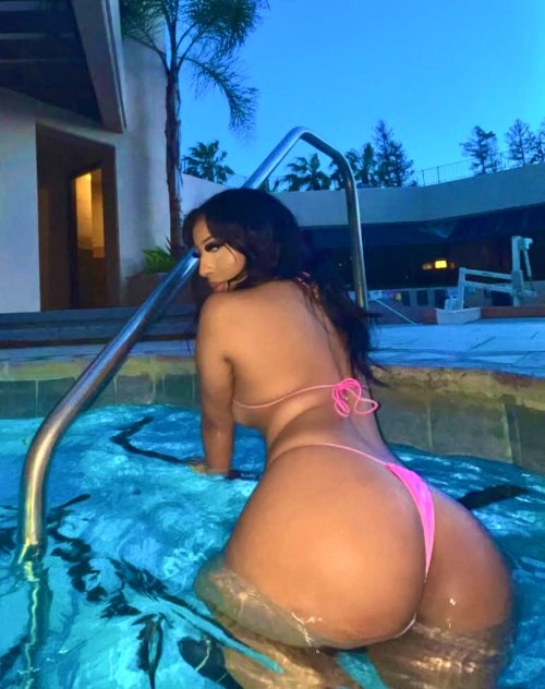  is Female Escorts. | Redding | California | United States | scarletamour.com 