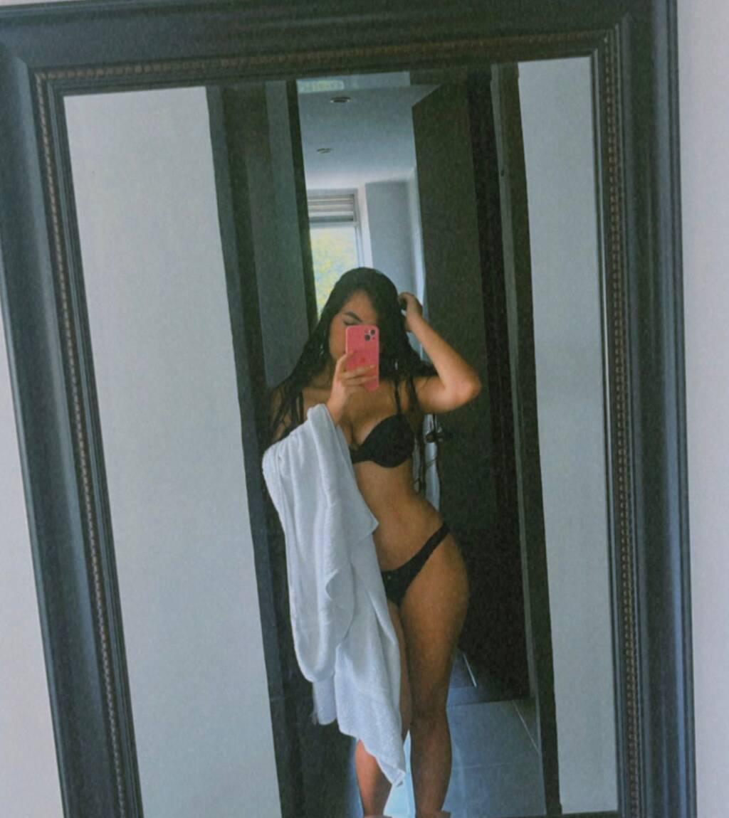 
                        Carlax
                     is Female Escorts. | Prince George | British Columbia | Canada | scarletamour.com 