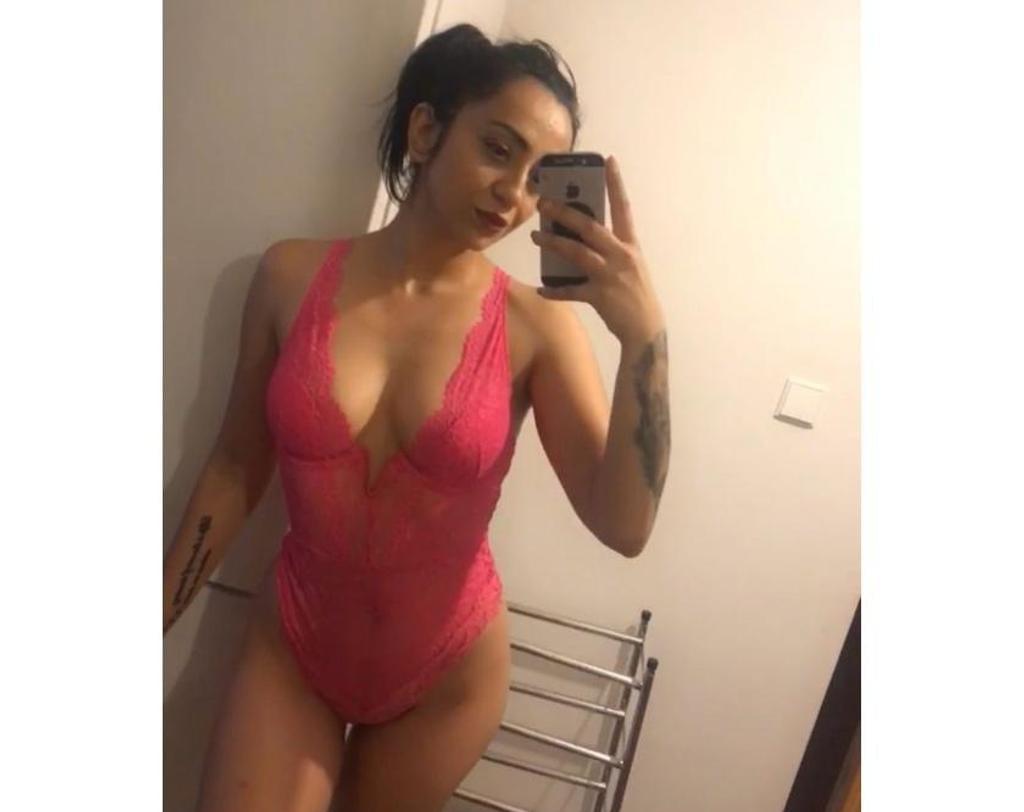  is Female Escorts. | Belfast | United Kingdom | United Kingdom | scarletamour.com 