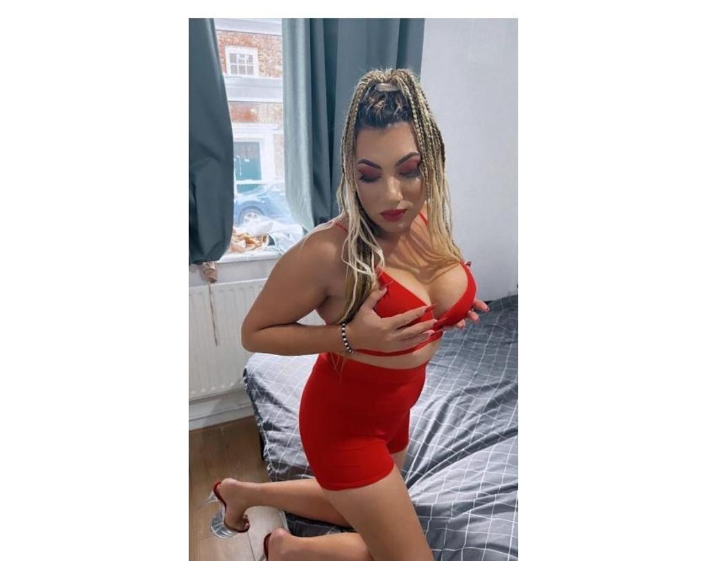  is Female Escorts. | East Midlands | United Kingdom | United Kingdom | scarletamour.com 