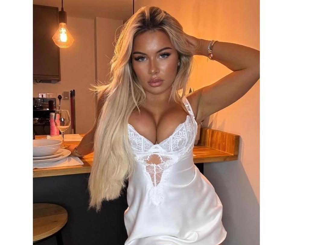  is Female Escorts. | East Midlands | United Kingdom | United Kingdom | scarletamour.com 