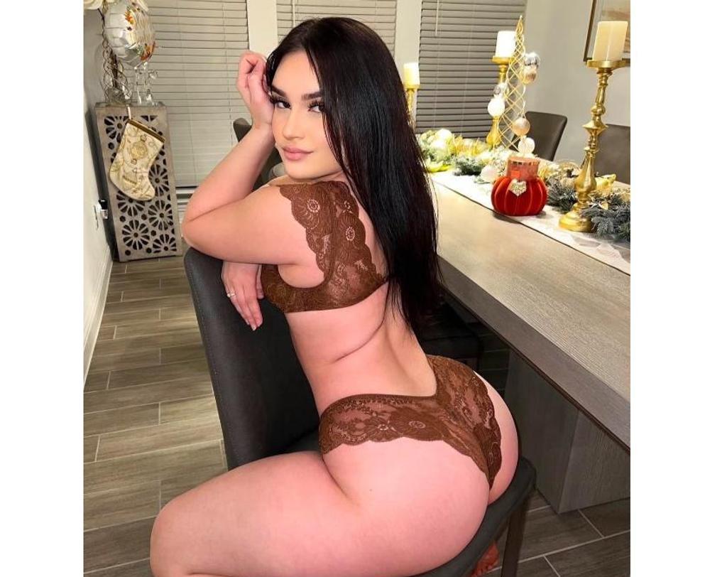  is Female Escorts. | East Midlands | United Kingdom | United Kingdom | scarletamour.com 