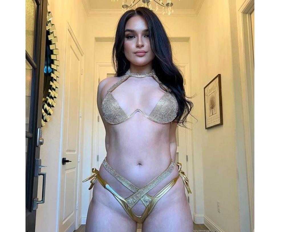 is Female Escorts. | East Midlands | United Kingdom | United Kingdom | scarletamour.com 