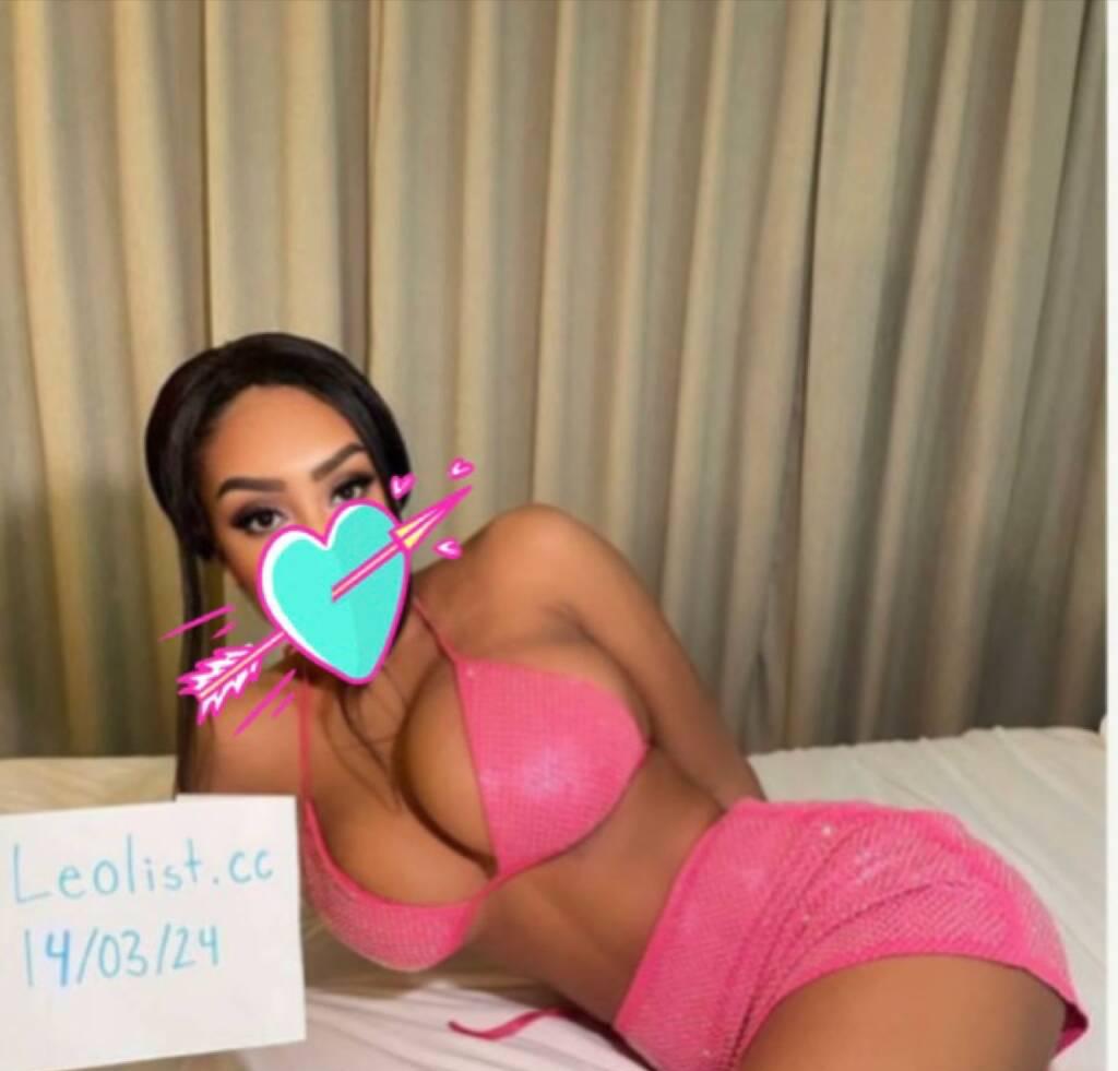 
                        Leïla
                     is Female Escorts. | Montreal | Quebec | Canada | scarletamour.com 