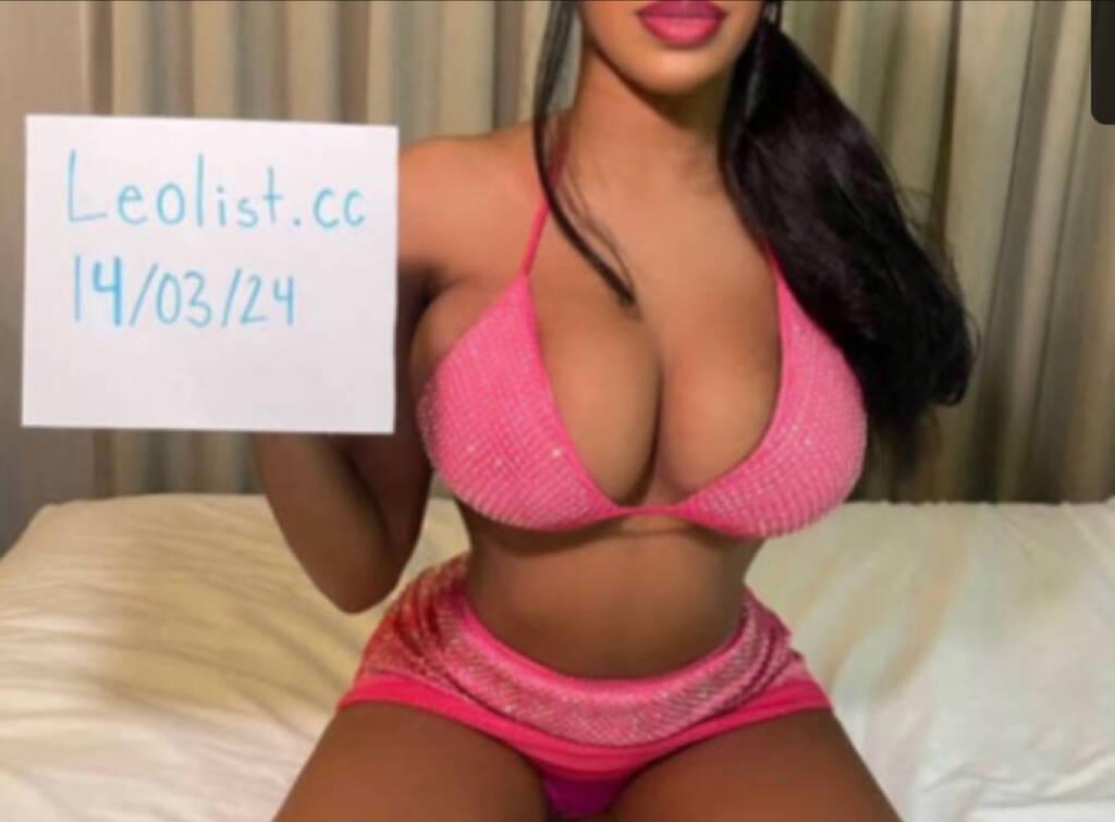 
                        Leïla
                     is Female Escorts. | Montreal | Quebec | Canada | scarletamour.com 