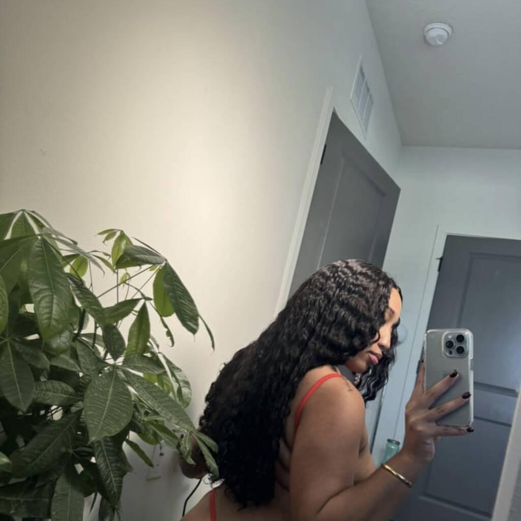 
                        Alyssa
                     is Female Escorts. | Montreal | Quebec | Canada | scarletamour.com 