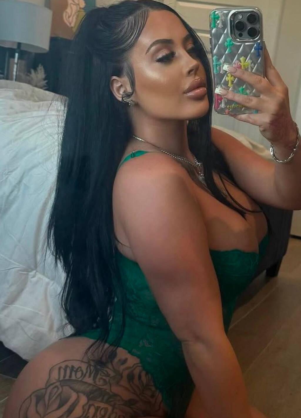 
                        Victoria
                     is Female Escorts. | Grande Prairie | Alberta | Canada | scarletamour.com 