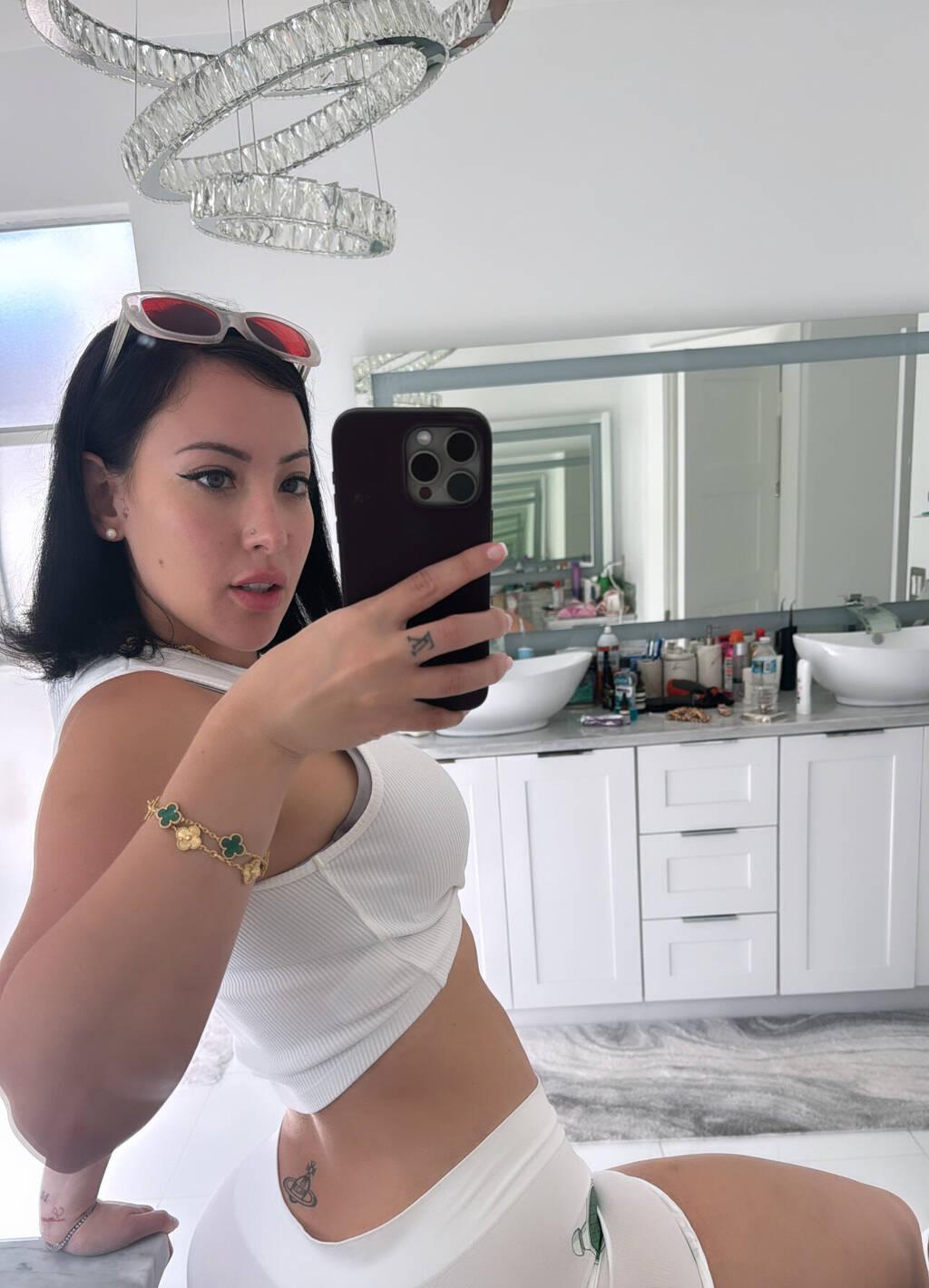 
                        Dianne
                     is Female Escorts. | Comox Balley | British Columbia | Canada | scarletamour.com 