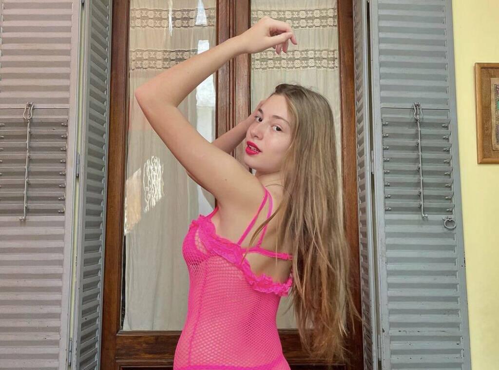 
                        Carla
                     is Female Escorts. | Sherbrooke | Quebec | Canada | scarletamour.com 