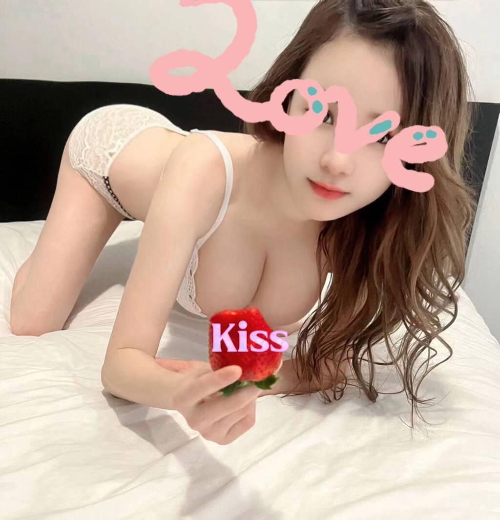 
                        Coco and Roommate
                     is Female Escorts. | Vancouver | British Columbia | Canada | scarletamour.com 
