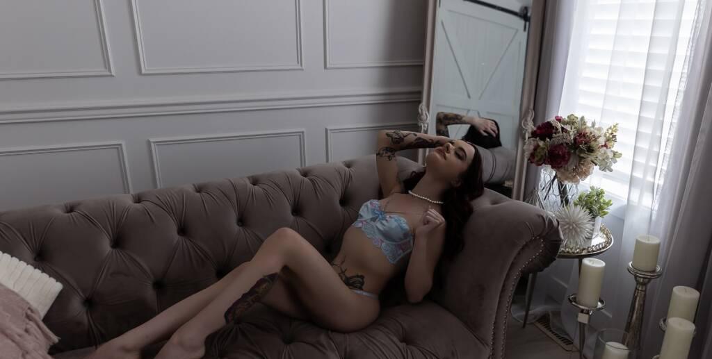 
                        Cora
                     is Female Escorts. | Calgary | Alberta | Canada | scarletamour.com 
