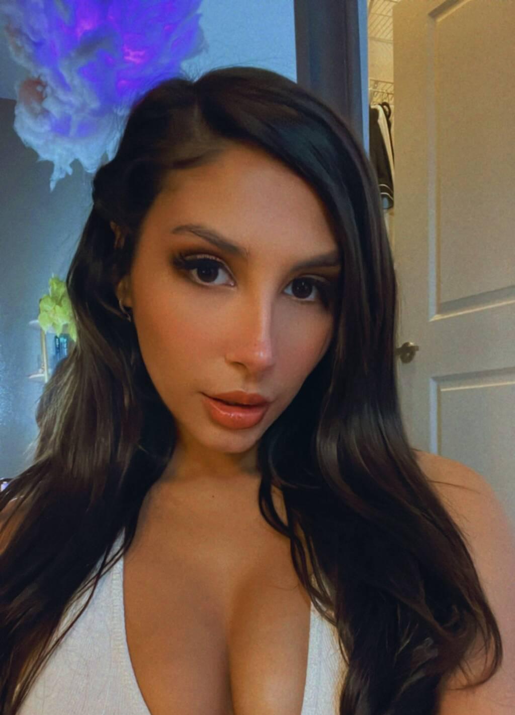 
                        Theresa
                     is Female Escorts. | Lethbridge | Alberta | Canada | scarletamour.com 