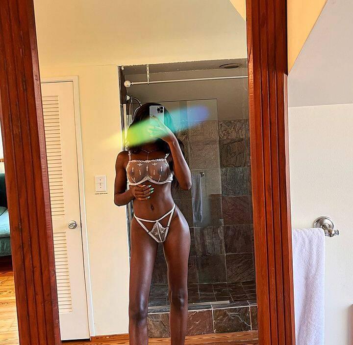 
                        SABRINA
                     is Female Escorts. | Barrie | Ontario | Canada | scarletamour.com 