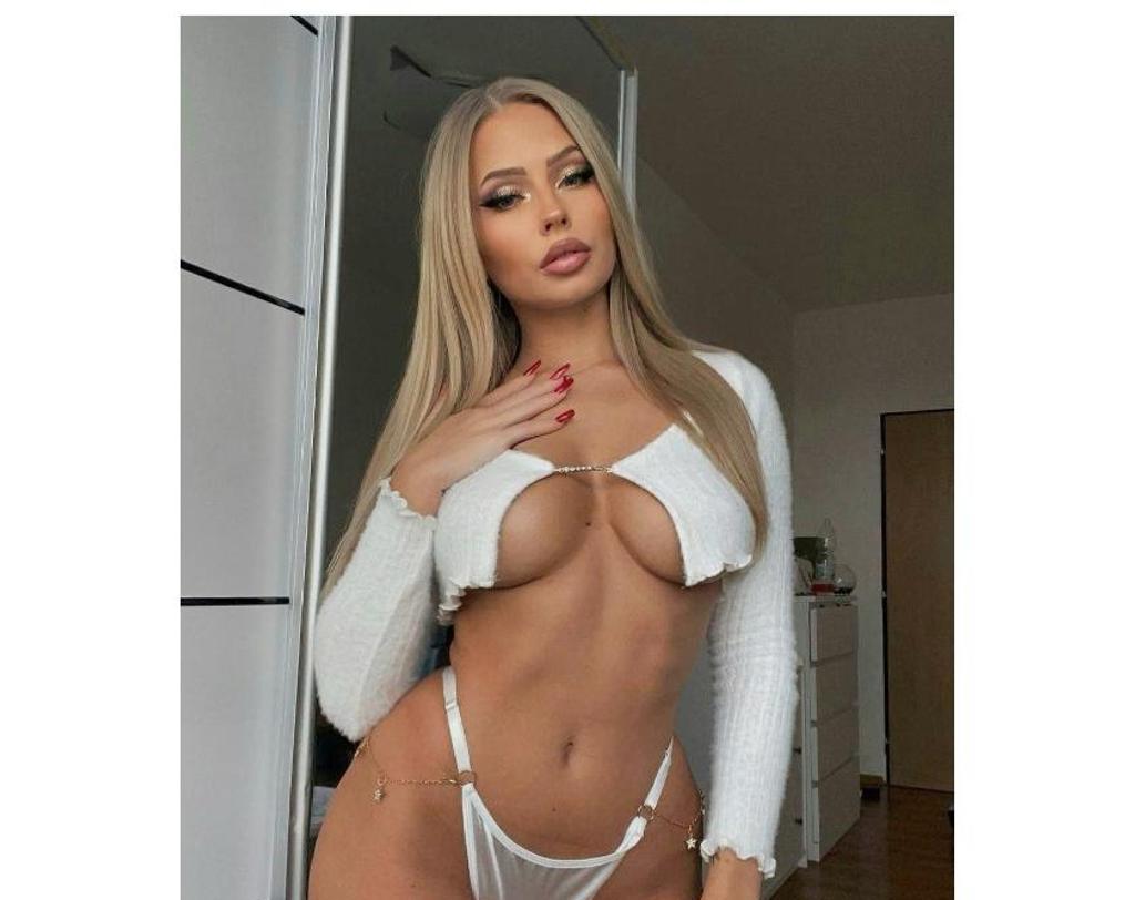  is Female Escorts. | London | United Kingdom | United Kingdom | scarletamour.com 