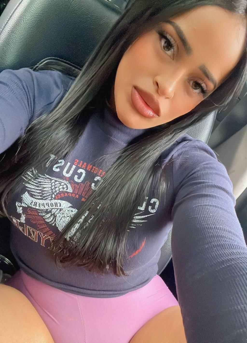 
                        Auri
                     is Female Escorts. | Brandon | Manitoba | Canada | scarletamour.com 
