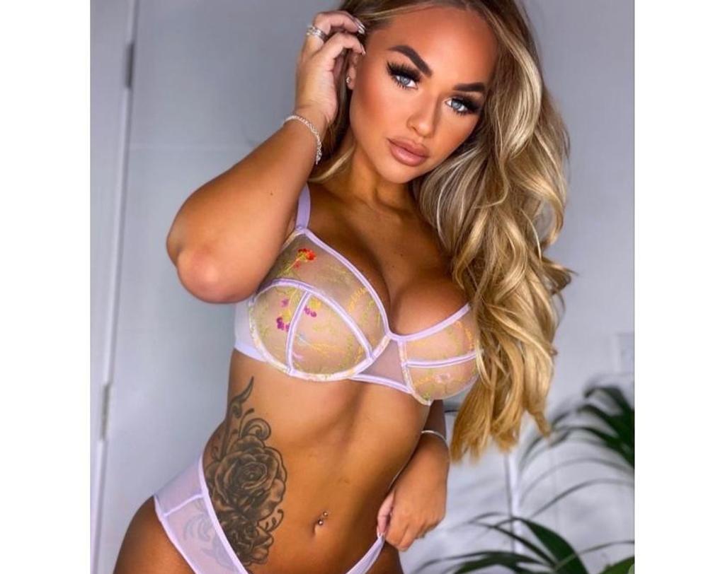 is Female Escorts. | London | United Kingdom | United Kingdom | scarletamour.com 