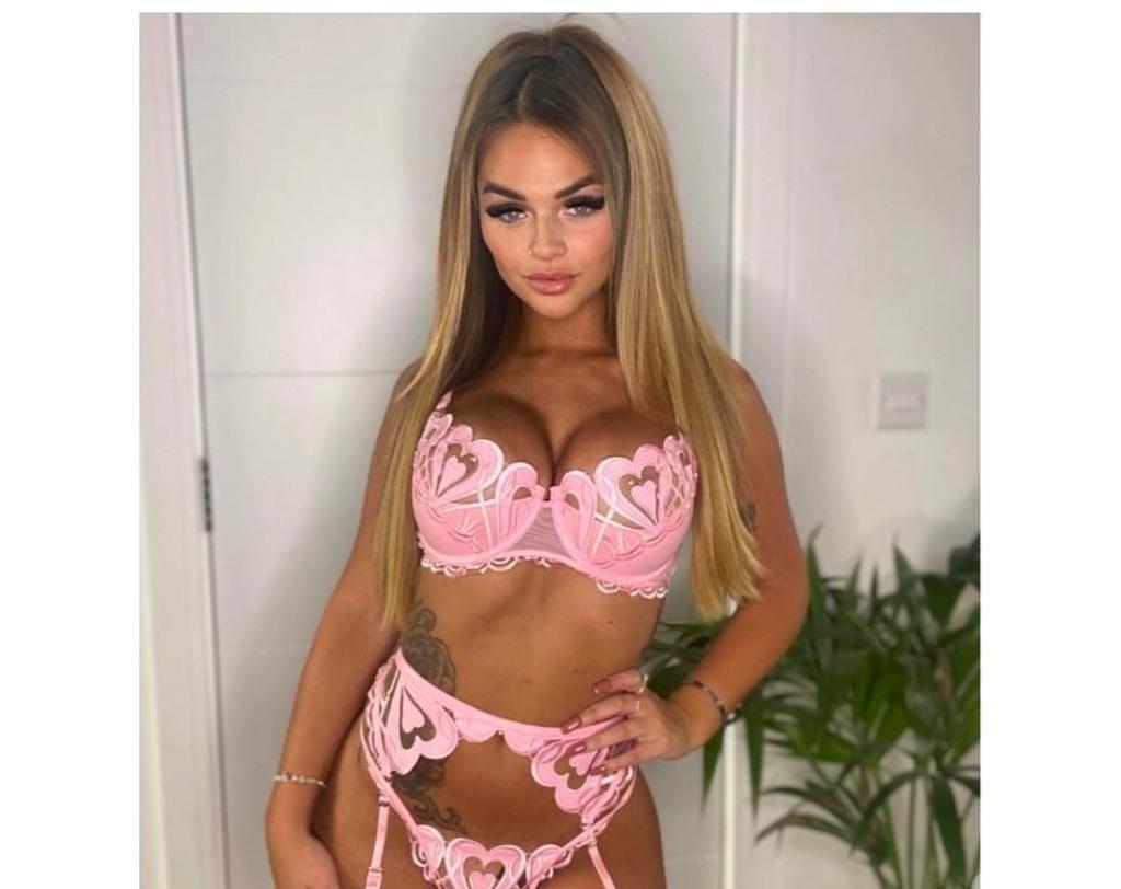  is Female Escorts. | London | United Kingdom | United Kingdom | scarletamour.com 