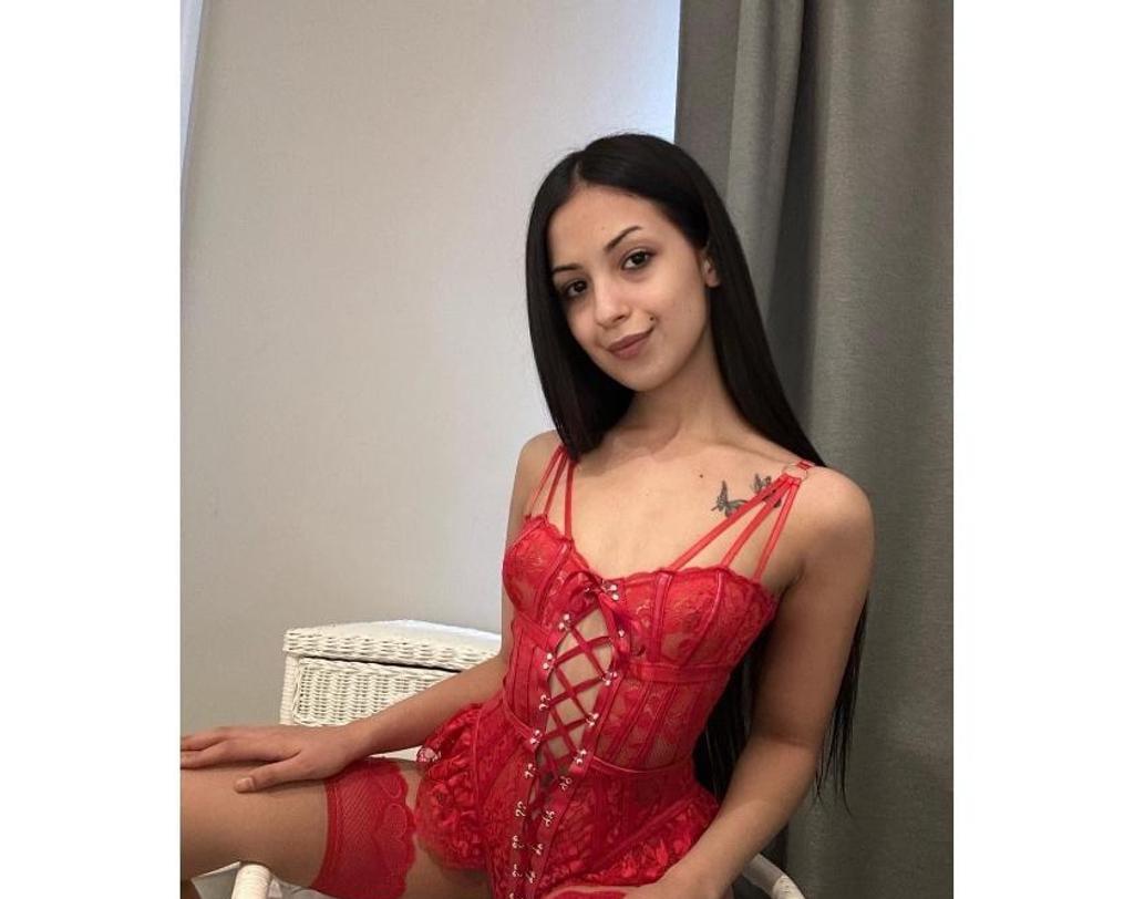  is Female Escorts. | Devon | United Kingdom | United Kingdom | scarletamour.com 