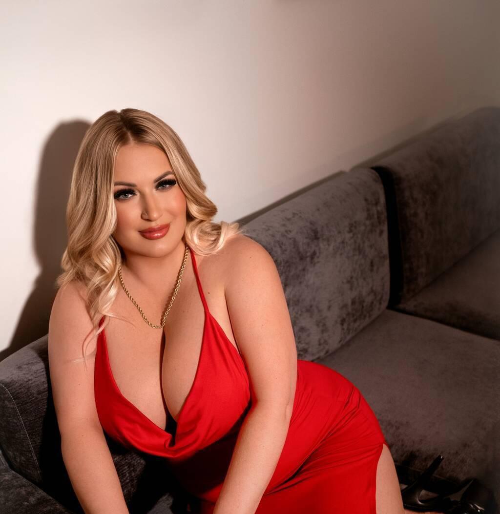 
                        Evaa
                     is Female Escorts. | Red Deer | Alberta | Canada | scarletamour.com 