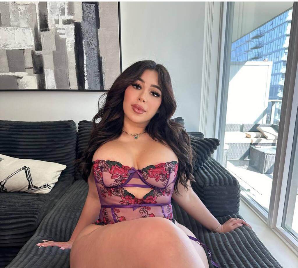 
                        Casandra
                     is Female Escorts. | Trois Rivieres | Quebec | Canada | scarletamour.com 
