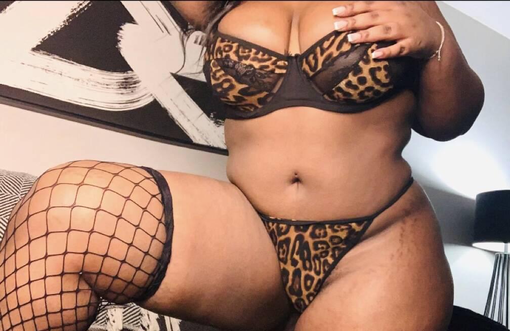 
                        New babe Pariis;)
                     is Female Escorts. | London | Ontario | Canada | scarletamour.com 