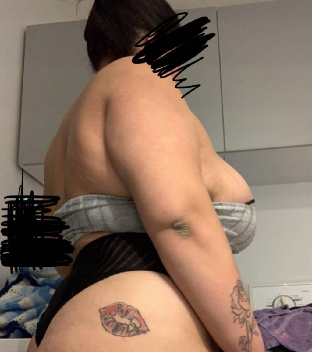 
                        Rose
                     is Female Escorts. | Montreal | Quebec | Canada | scarletamour.com 