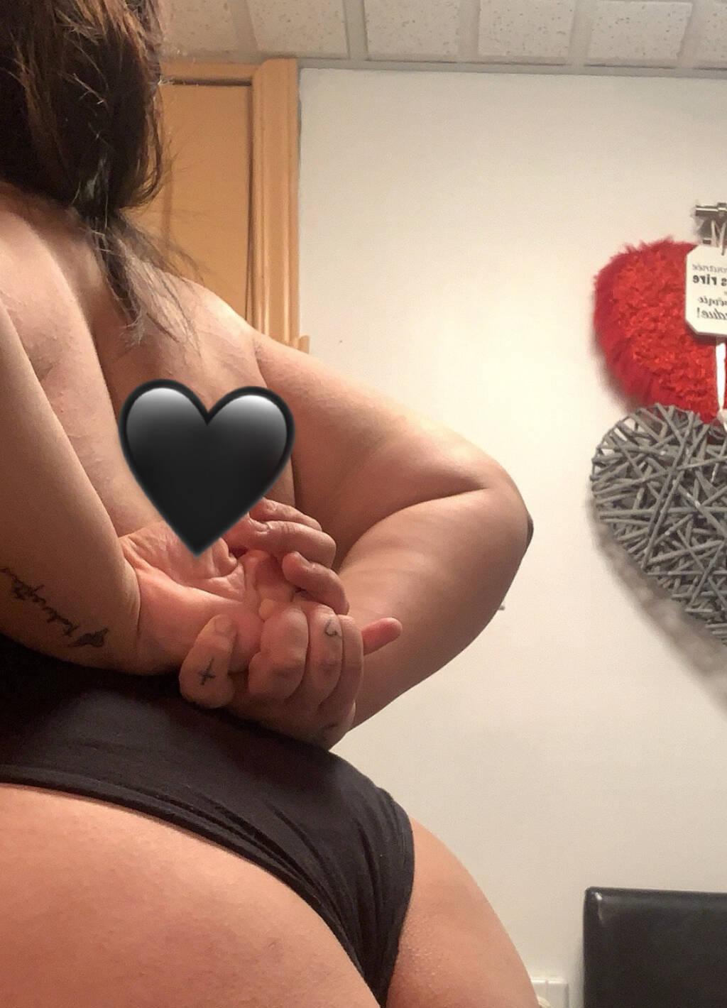 
                        Rose
                     is Female Escorts. | Montreal | Quebec | Canada | scarletamour.com 