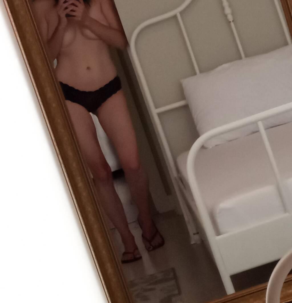 
                        Elzora
                     is Female Escorts. | Red Deer | Alberta | Canada | scarletamour.com 