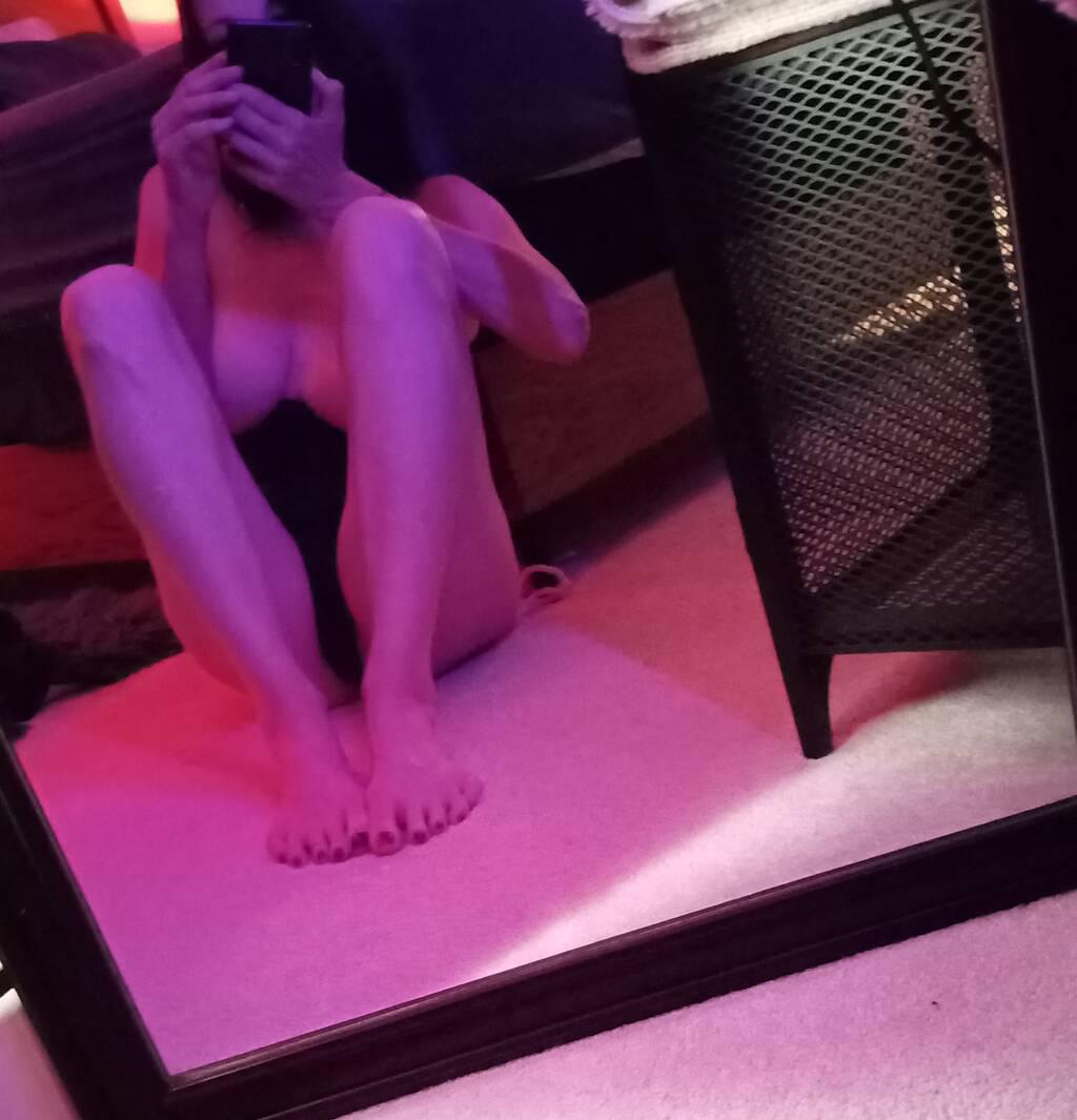 
                        Elzora
                     is Female Escorts. | Red Deer | Alberta | Canada | scarletamour.com 