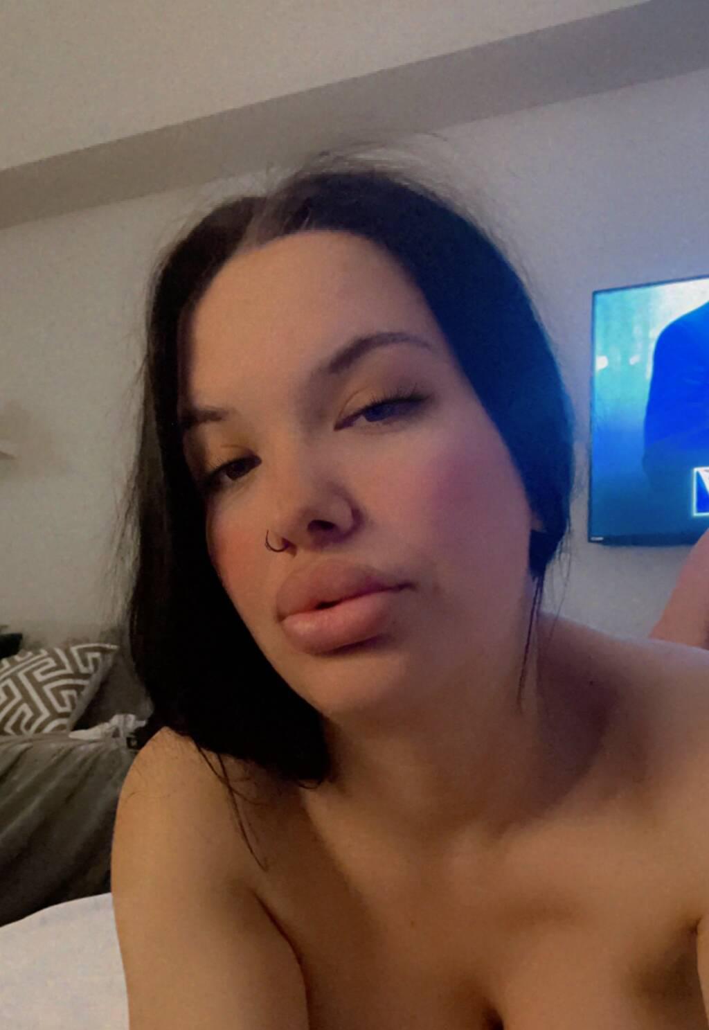 
                        Scarlett rose & bo dix
                     is Female Escorts. | Yellowknife | Northwest Territories | Canada | scarletamour.com 