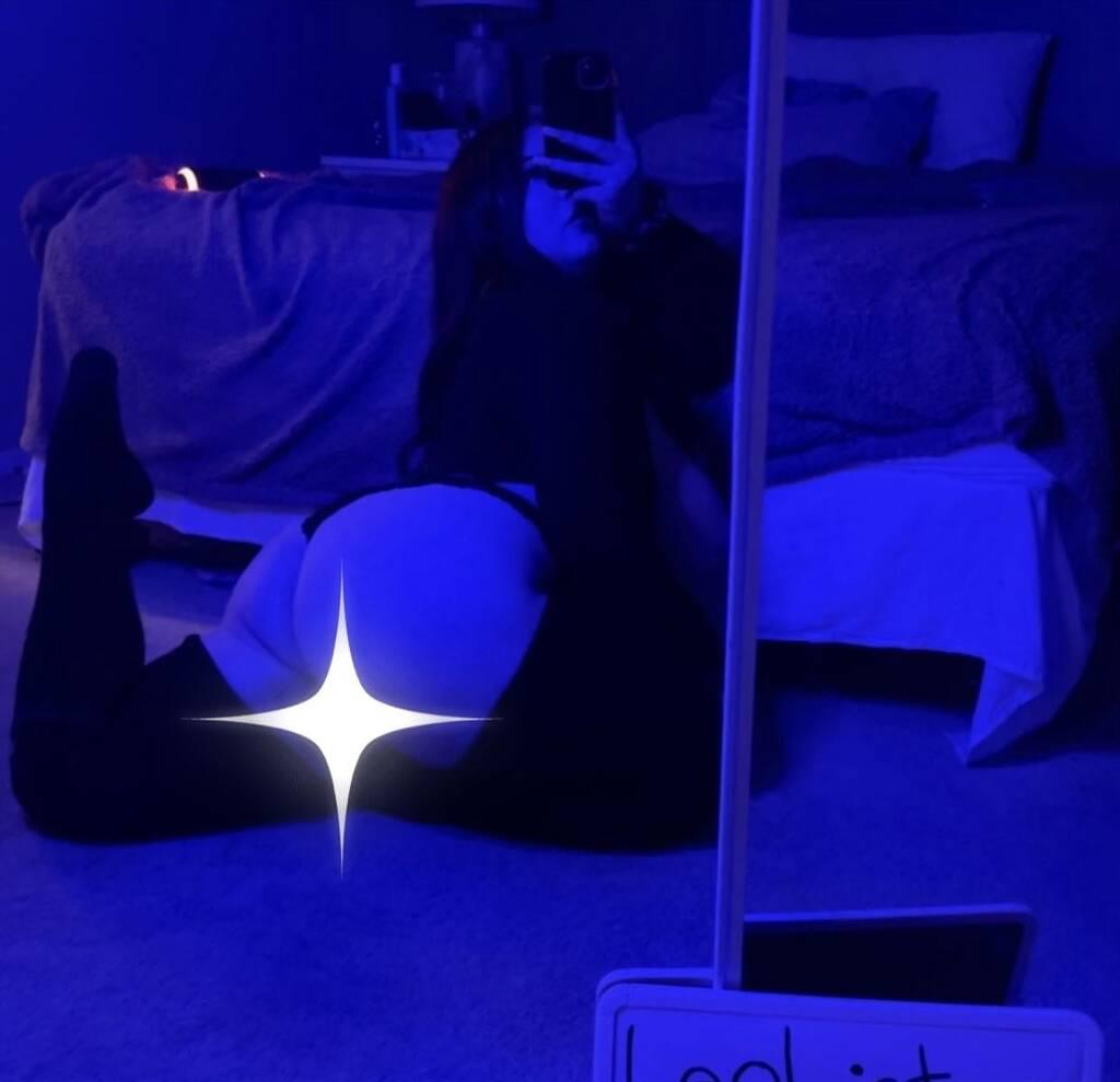 
                        Scarlett
                     is Female Escorts. | Edmonton | Alberta | Canada | scarletamour.com 